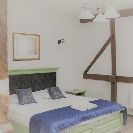 La Curtea Domneasca Hotel Piatra Neamt Exterior photo